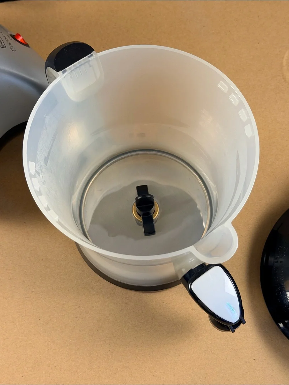 Back to Basics Cocoa-Latte Hot Drink Maker With Frothy Dispenser Spout Tested!